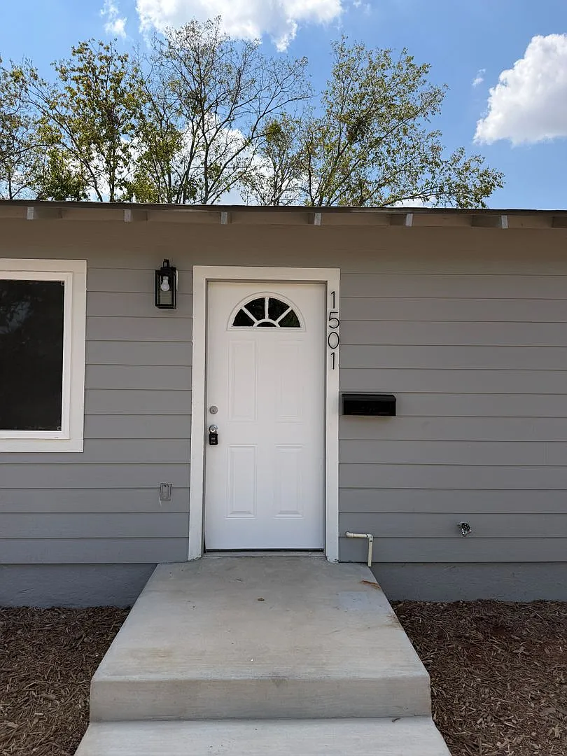 1501 Vine St — Photo 2