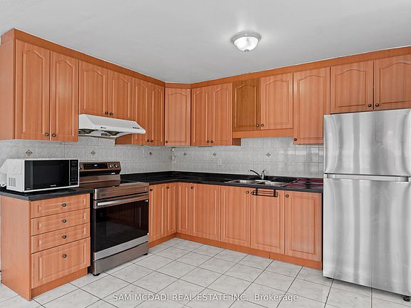 5th image of 2922 Islington Ave #3