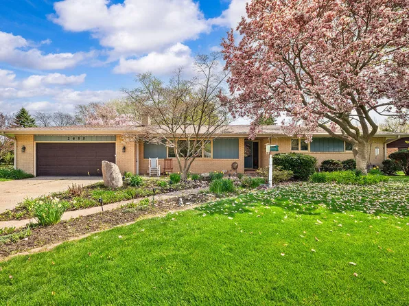 2655 Tanbark Trl, Saint Joseph, MI 49085