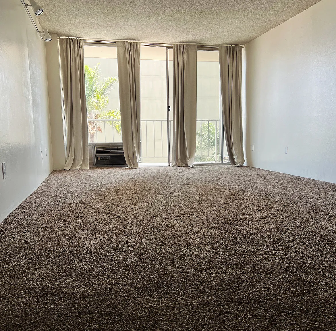 1 bed, $1,695 — Photo 1