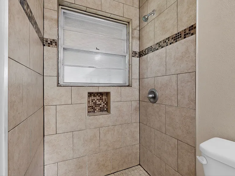 1016 Sproles Dr — Photo 35