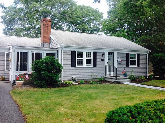 3rd image of 455 Long Pond Dr