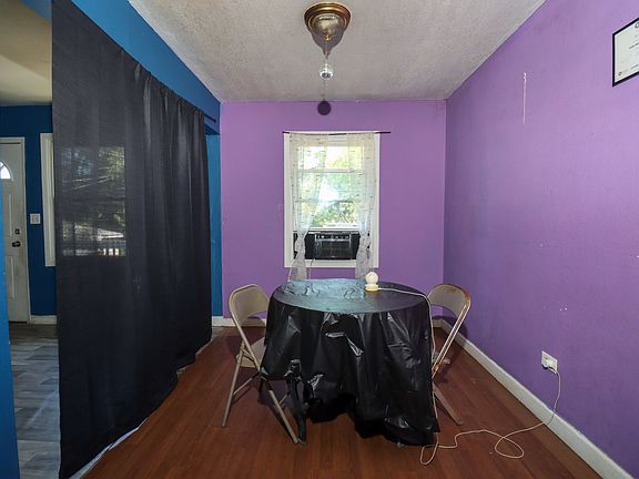 3rd image of 2123 Wallace Ave