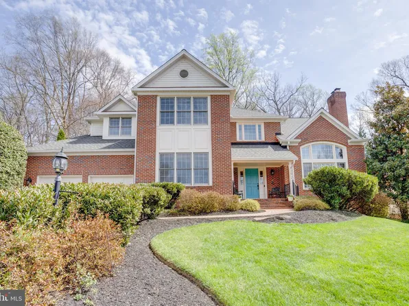 8292 Private Ln, Annandale, VA 22003