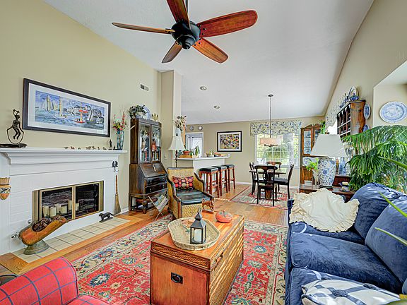 4th image of 1119 Viburnum Dr