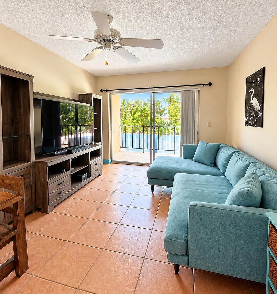 1 bed, 2.0 bath, 827 sqft, $2,400 — Photo 3