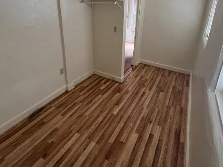 135 141 Yale 2135 #2139 — Photo 13