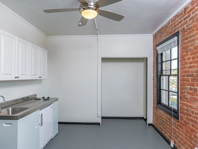 Kipling Apartments — Photo 4