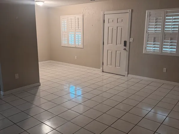 400 Oakridge Blvd APT 8, Daytona Beach, FL 32118