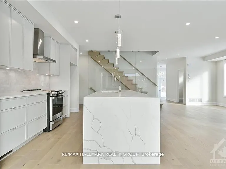 484 Woodland Ave — Photo 8