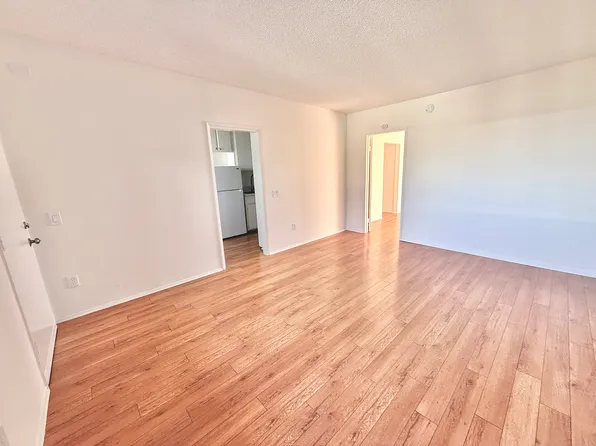 (undisclosed Address), North Hollywood, CA 91605