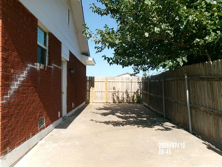 1024 SW 42nd St — Photo 19
