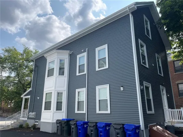 118 Pitman St, Providence, RI 02906