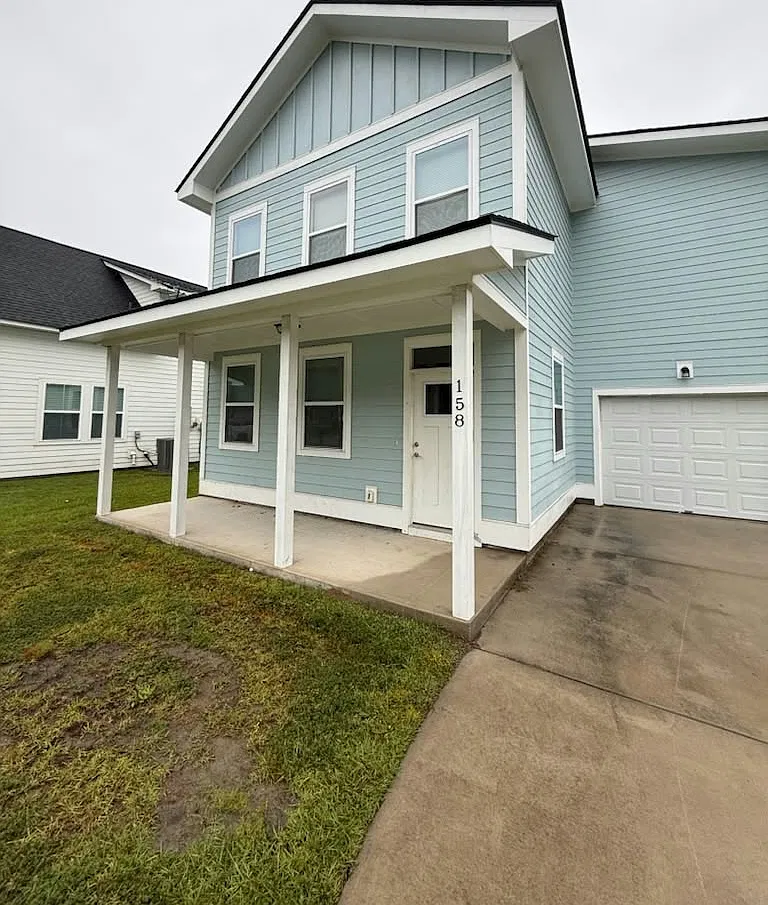 4 bed, 3.5 bath, 3000 sqft, $3,200 — Photo 1