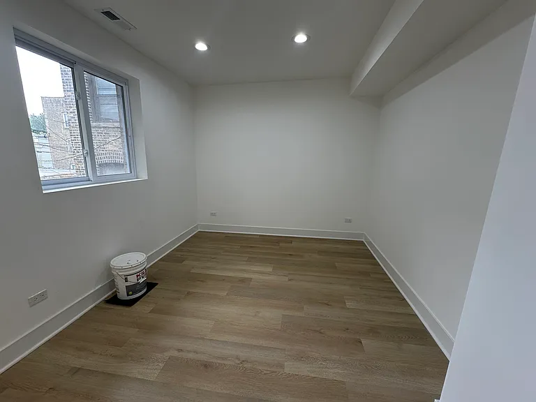 3116 W Montrose Ave #2 — Photo 17