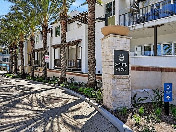 2nd image of 3446 Doheny Way