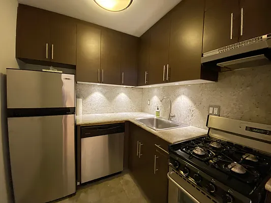 Rented by AZ REALTY NYC LLC | media 40