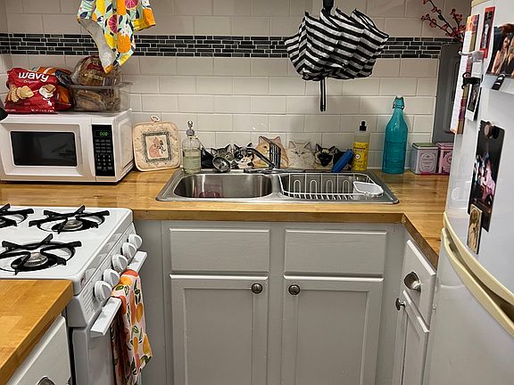 5th image of 1025 W Hollywood Ave APT 324