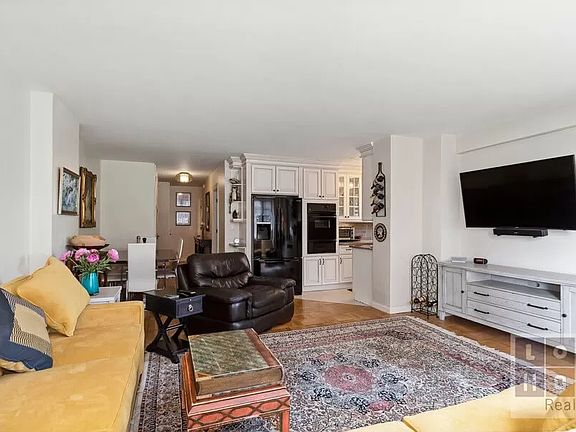 2nd image of 577 Grand St APT F504