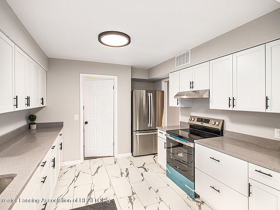 5th image of 1433 Sunnyside Ave