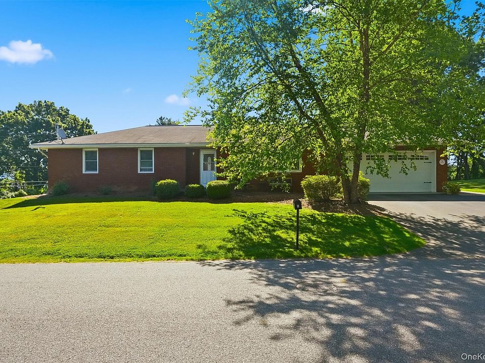 1st image of 5 Oak Ridge Drive