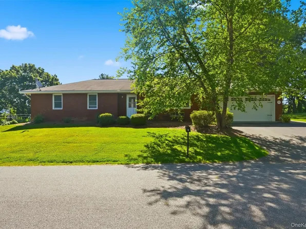 5 Oak Ridge Drive, New Windsor, NY 12553