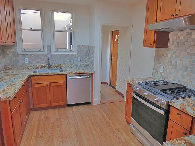 185 Beaver St — Photo 22