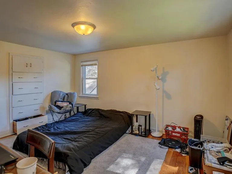 2821 Commercial Ave — Photo 6