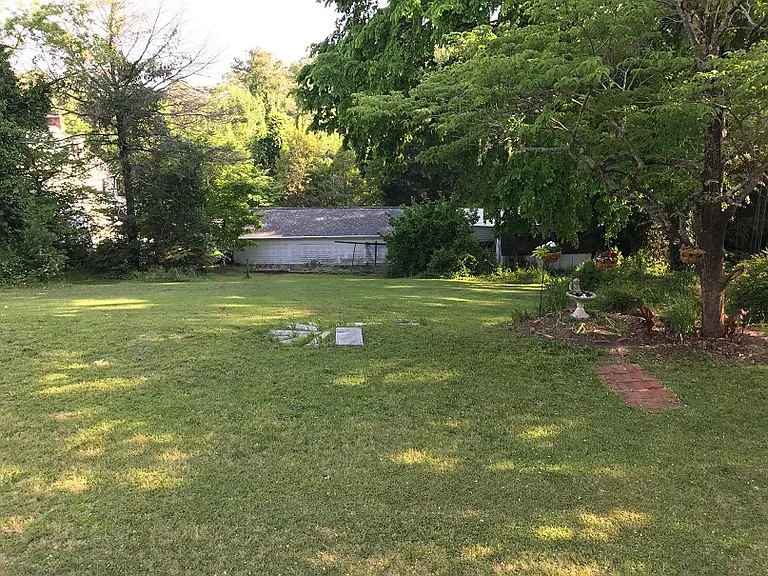 905 W Rowan St #C — Photo 8