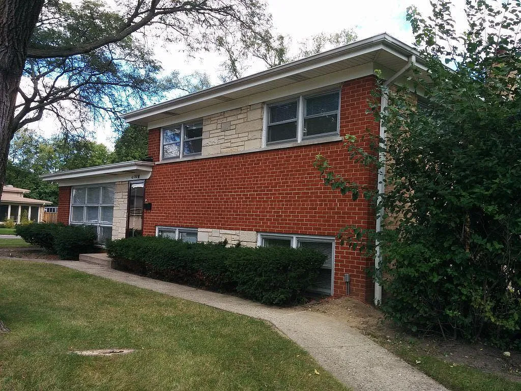 312 Sunset Dr — Photo 1