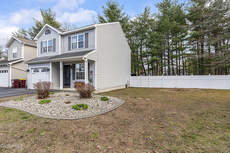 2nd image of 39 Woodthrush Court