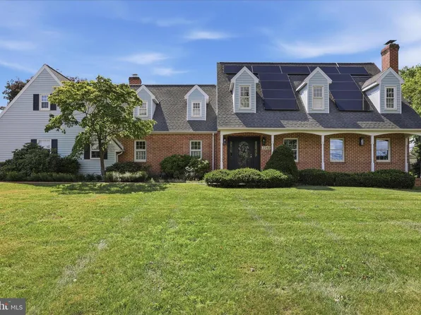 2242 Scotland Rd, Chambersburg, PA 17201