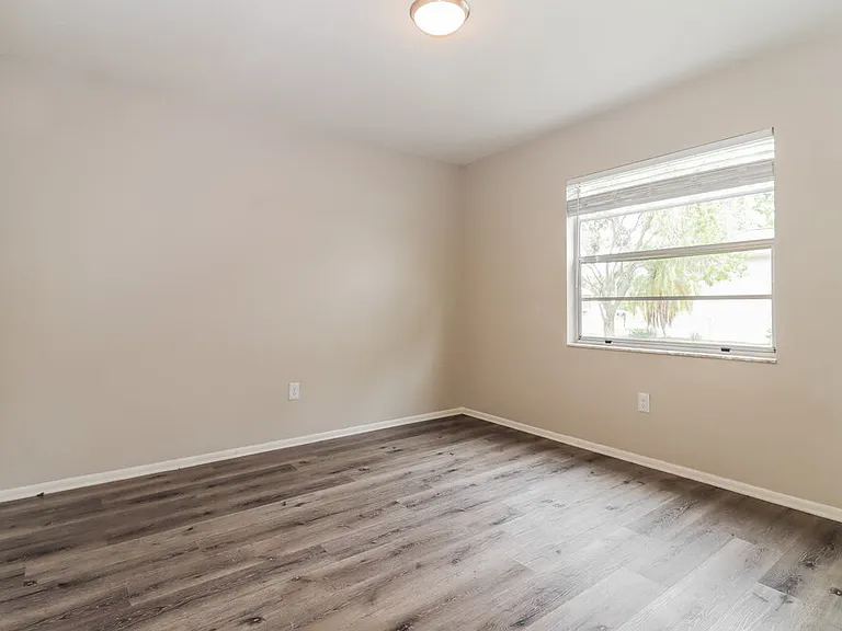 912 Axlewood Cir — Photo 12