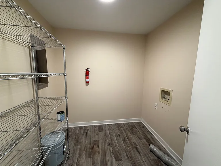 237 Georgia St — Photo 19