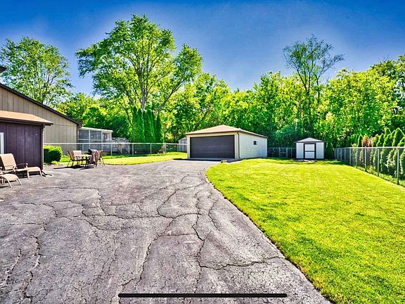 2nd image of 38937 N Cedar Crest Dr