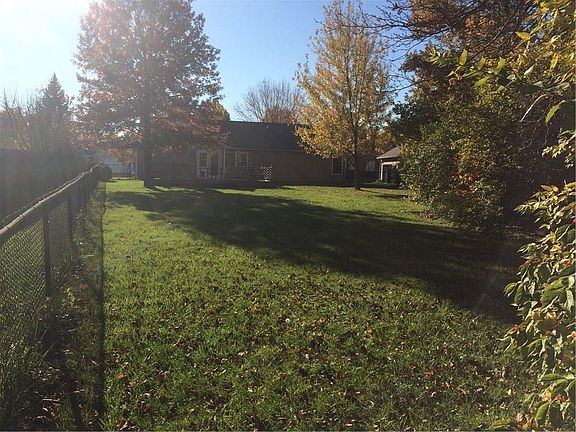 3rd image of 9349 Helmsdale Dr