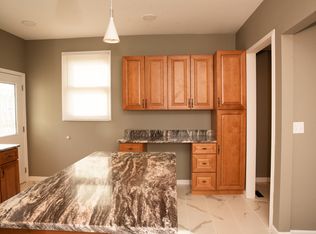 1096 Fairwood Ave, Columbus, OH 43206