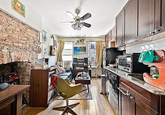 4th image of 173 Montrose Ave #2RBH