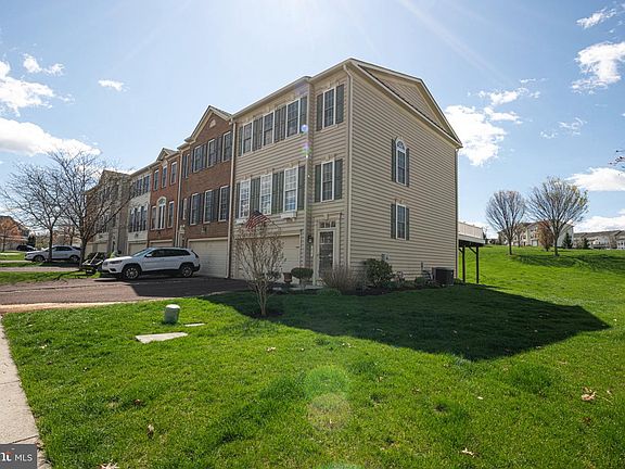 2nd image of 71 N Savanna Dr