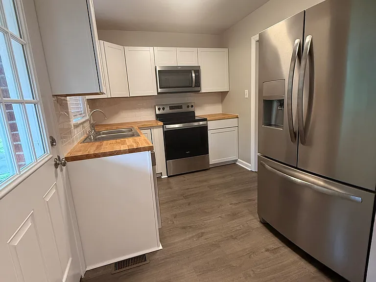 153 15th Ave NW — Photo 3