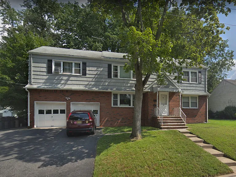 53 Harrington St #2B — Photo 1