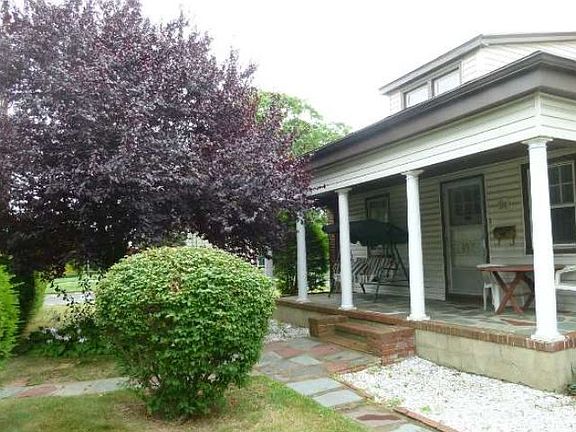 2nd image of 166 Hunter Ave