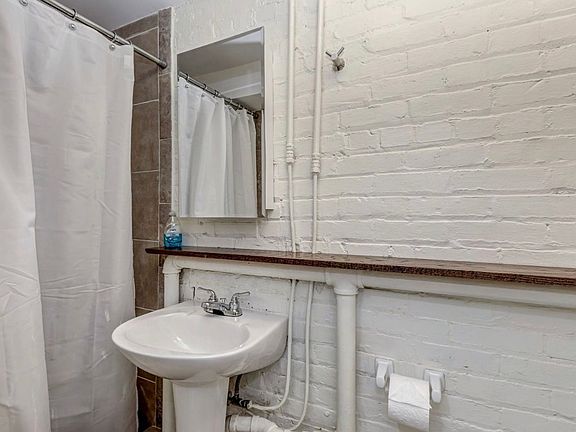 4th image of 2235 39th Pl NW