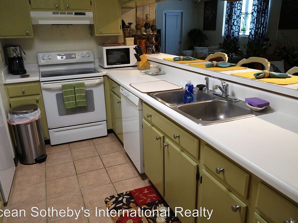 2nd image of 3930 S Roosevelt Blvd APT 203S