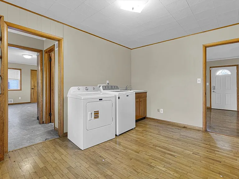 535 Wallace St — Photo 19