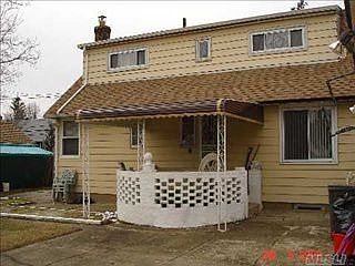 3rd image of 813 Lawrence St