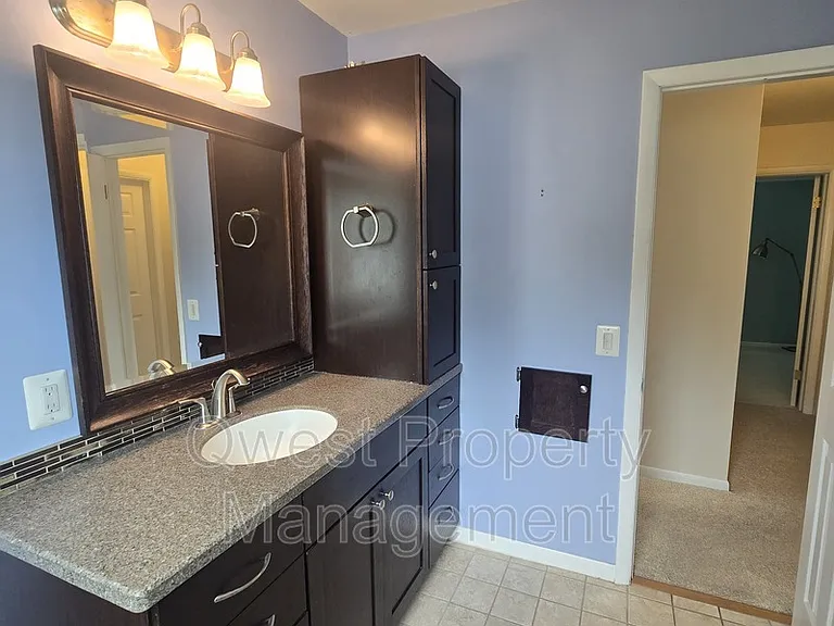 2236 Elmwood Dr SE — Photo 11