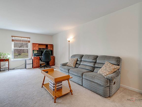 5th image of 1206 Ballantrae Pl APT B