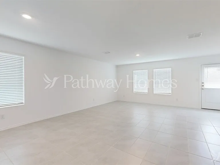 1222 Tallow Trl — Photo 4