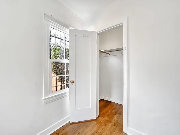815 N Curson Ave — Photo 36